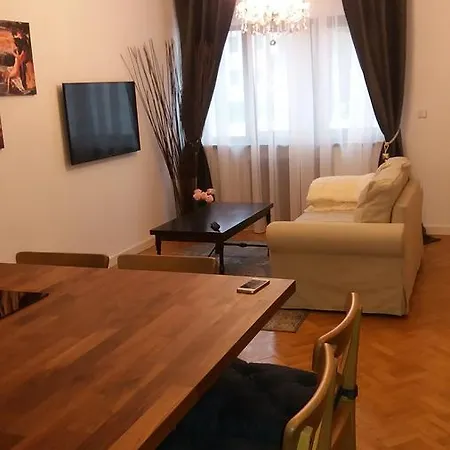 Romana Square Luxury Apartment *